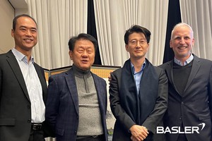 圖為收購合約簽訂儀式Chong Yoon Foo (Basler), Hyunki Cho (DATVISION), Kim Jonghwan (IOVIS), Dr. Dietmar Ley (Basler) 合影