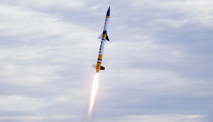 台湾学术单位首次发射此两级推力的两节式混合火箭，并成功完成气动力脱节与高空点火测试。(来源:国家太空中心)