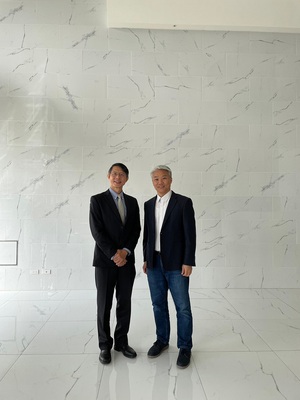 台湾是德科技董事长张志铭(左)及信曜科技创办人黎志明