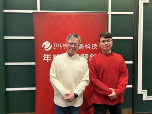 图为趋势科技台湾区暨香港区总经理洪伟淦(左)与资深技术顾问简胜财(右)合影。