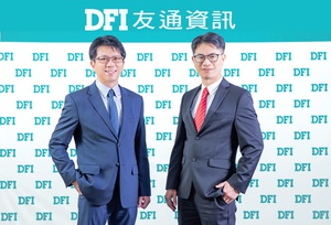 友通资讯??董事长李昌鸿（左）与总经理苏家弘（右）
