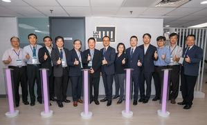 圖為資策會與產學研合作成立AI 133 LAB,今(2)日舉辦啟用儀式;圖為貴賓合影