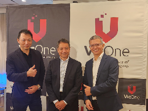 左起：Masanori Namba（全球总部汽车业务??总裁），Mahendra Negi（董事长），以及Max Cheng（执行长），共同出席VicOne日本全球总部成立记者会。