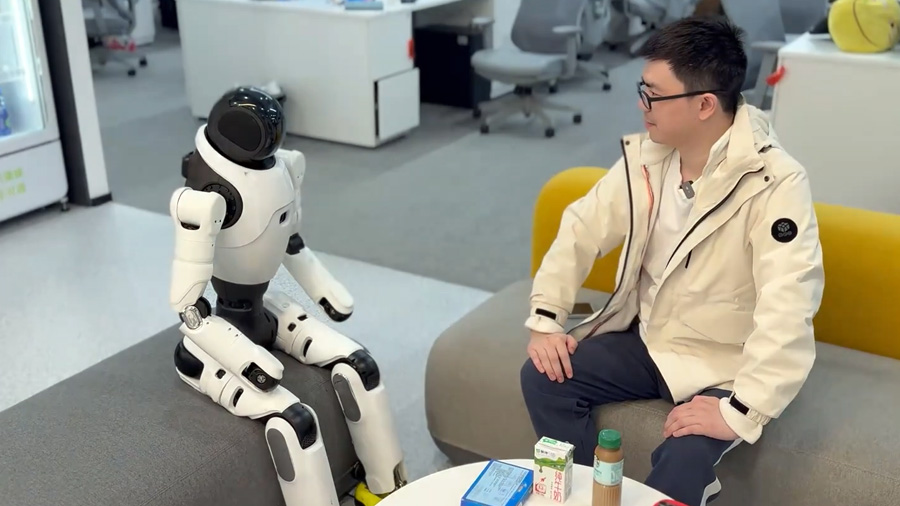 CTIMES/SmartAuto - 上海智元發布新人形機器人 展現近乎人類移動與互動技術:機器人
