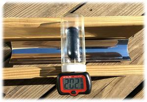 加热脱附再生冷媒实际图,利用太阳能集热管15分钟即可到达200度以上的集热效果。图二为太阳能追日系统3D示意图,可以增强收集太阳能。