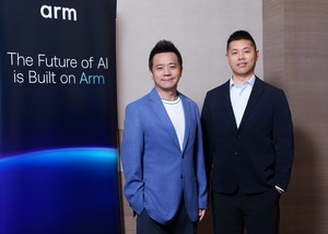 （左起）Arm 應用工程總監 徐達勇、Arm 車用事業部亞太區資深經理 李安泰