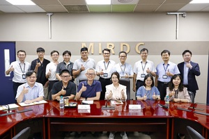 金屬中心與成大資源系交流合影