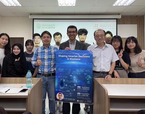 加拿大亞伯達大學AI決策分析研究中心教授 M. Hosein Zare 強調，分析、AI與機器學習是互補工具，可將龐雜數據轉化為洞見，進而提升決策品質。