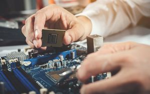 經濟部產業技術司近日核定通過「IC設計攻頂補助計畫」，支持台灣IC設計業者，投入具國際領先地位的晶片及系統研發