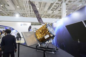 2024年全球衛星產業營收達2,933億美元,尤以衛星製造與發射帶有雙位數成長。