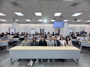 科林研發攜手成大智慧半導體及永續製造學院開設「半導體製程技術原理與應用」課程,正式將產業專業知識導入台灣高等教育體系。