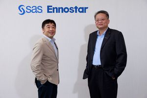 圖一_SAS台灣區總經理龔律安（左）、富采投資控股資訊長趙紘慶