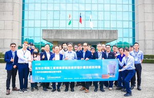 圖左四起為熱處理學會理事長吳忠春、金屬中心執行長賴永祥、三星科技總經理陳信志、三星科技副總經理蘇登桂、金屬中心升級處林恒育處長合影