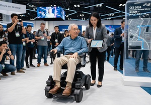 新加坡新創公司Strutt開發自駕輪椅